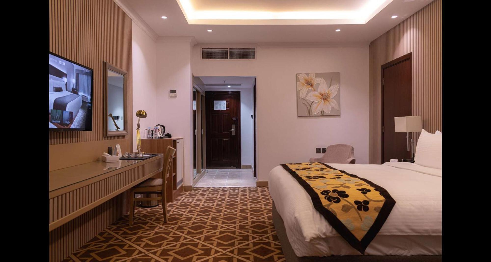 Best Western Plus Jeddah Hotel Madinah Road Exterior photo