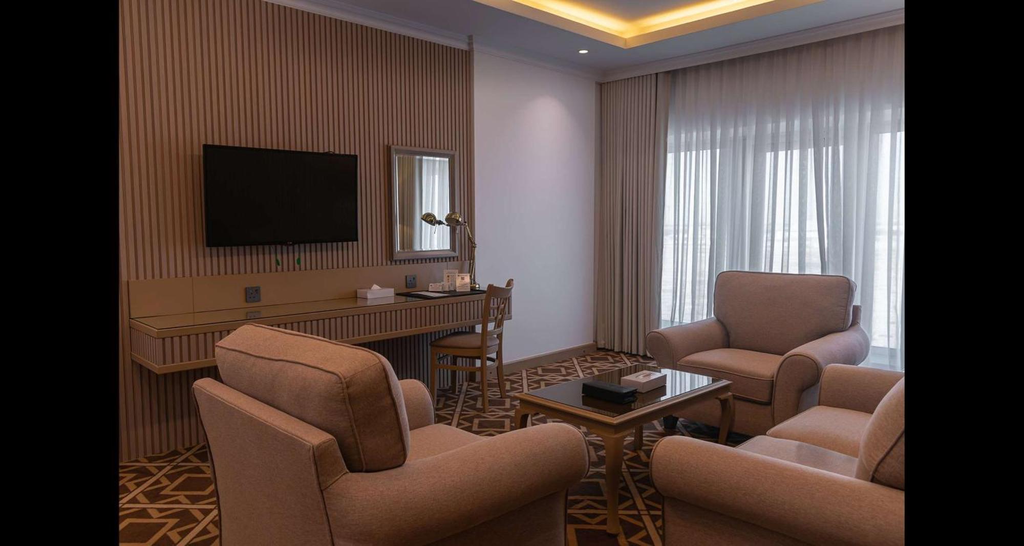Best Western Plus Jeddah Hotel Madinah Road Exterior photo