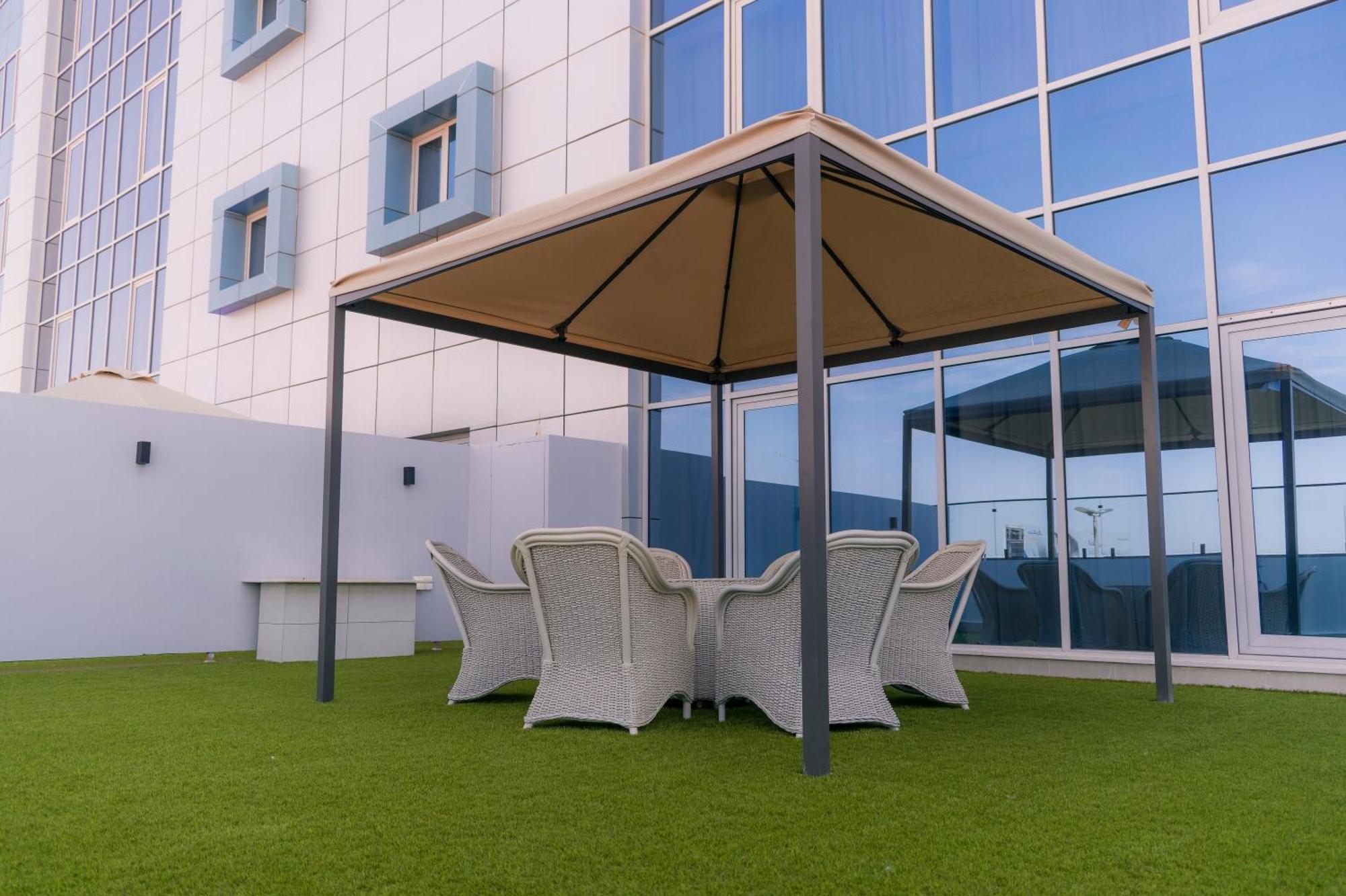 Best Western Plus Jeddah Hotel Madinah Road Exterior photo